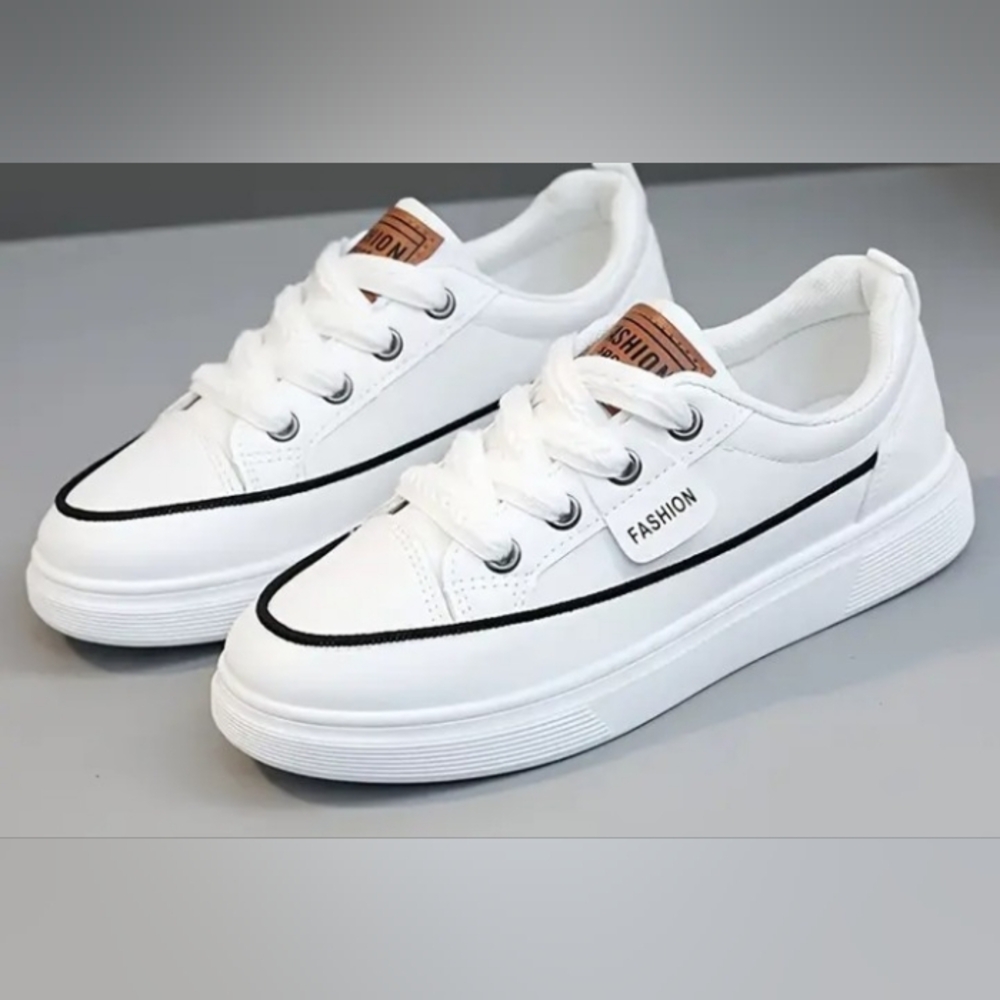 Fashion women's sneakers NWOT - Picture 2 of 3